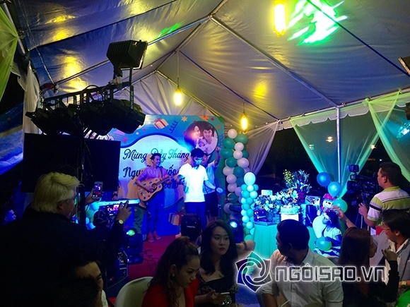 Vợ chồng Ưng Hoàng Phúc đã tổ chức đầy tháng con trai 5