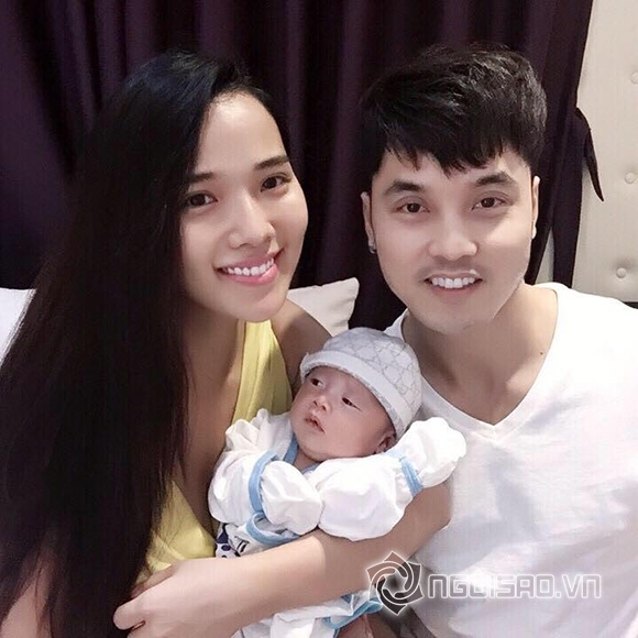 Vợ chồng Ưng Hoàng Phúc đã tổ chức đầy tháng con trai 6