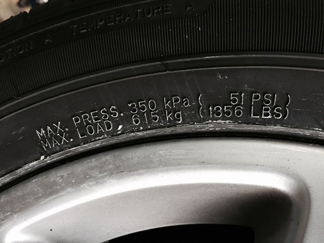  Mức áp suất ghi trên thành lốp mà mức tối đa lốp có thể chịu được. Ảnh minh họa. Nguồn: internet. 