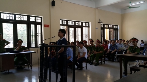 Xét xử Minh 'sâm': Ông trùm phủ nhận chỉ đạo đàn em chèn ép chủ gỗ - Ảnh 1