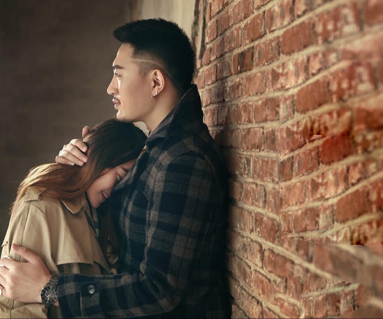 gan cuoi, nguoi dan ong ay den nhan cai thai trong bung vo toi - 2