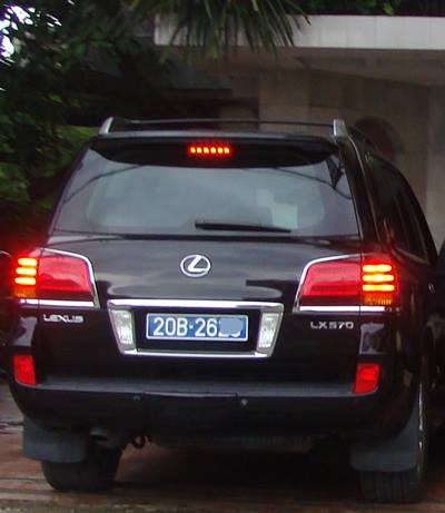  Chiếc xe biển xanh đình đám một thời gian tại Thái Nguyên 