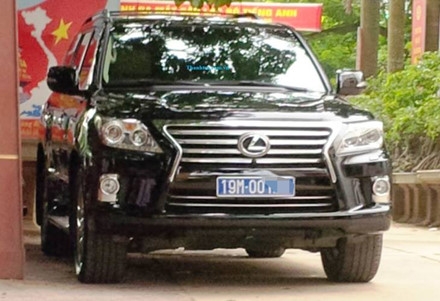  Một chiếc Lexus tiền tỉ biển xanh khác tại Phú Thọ 
