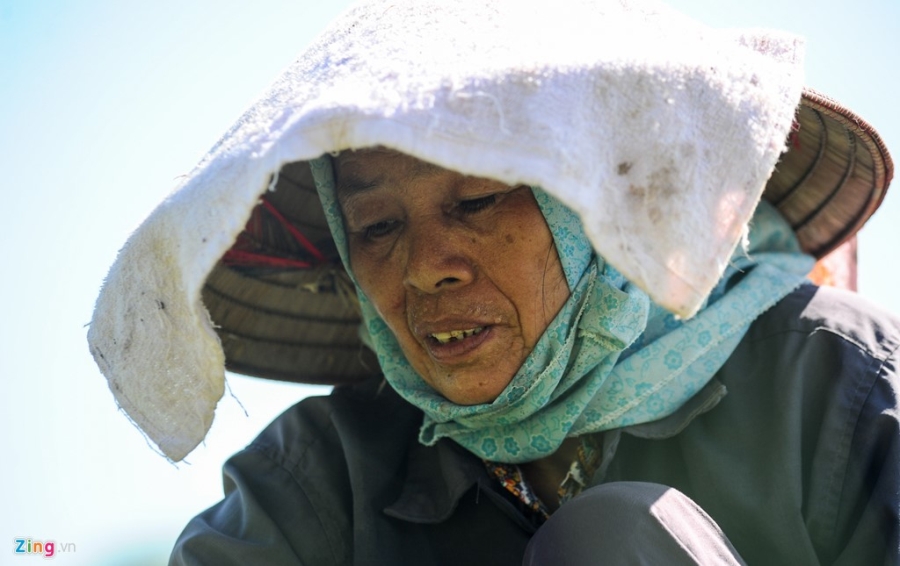 Nguoi dan danh vat voi nang nong 39 do C hinh anh 9