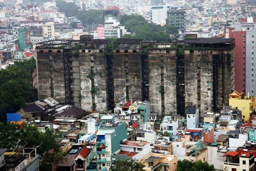 'Rợn người' bên trong chung cư 'hoang tàn' Bí thư Thăng yêu cầu dỡ - Ảnh 1