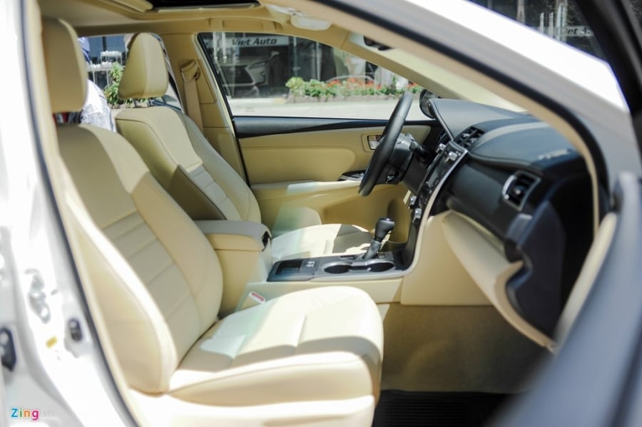 Toyota Camry XLE ban My gia gan 2 ty tai Ha Noi hinh anh 11