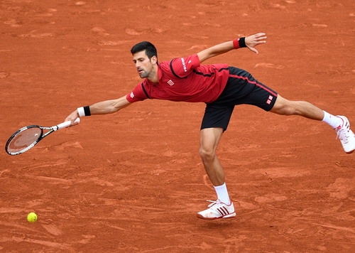  Novak Djokovic tiến sát danh hiệu ở Roland Garros 