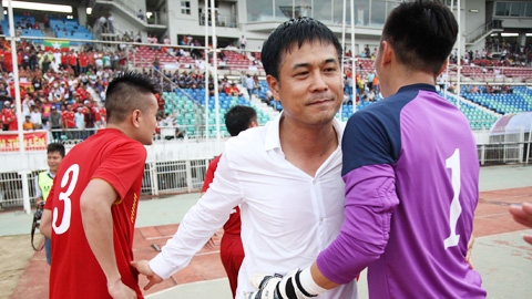 HLV Hữu Thắng: “Hàng thủ đã mắc lỗi nhưng tôi hài lòng về nỗ lực của toàn đội”