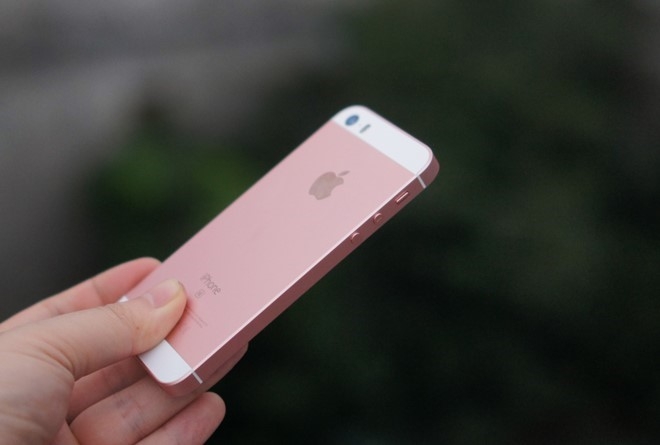iPhone SE mat hut tren ban do smartphone Viet Nam hinh anh 1