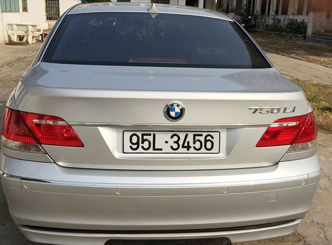 Truong phong CSGT bac thong tin dung xe BMW bien so 3456 hinh anh 1
