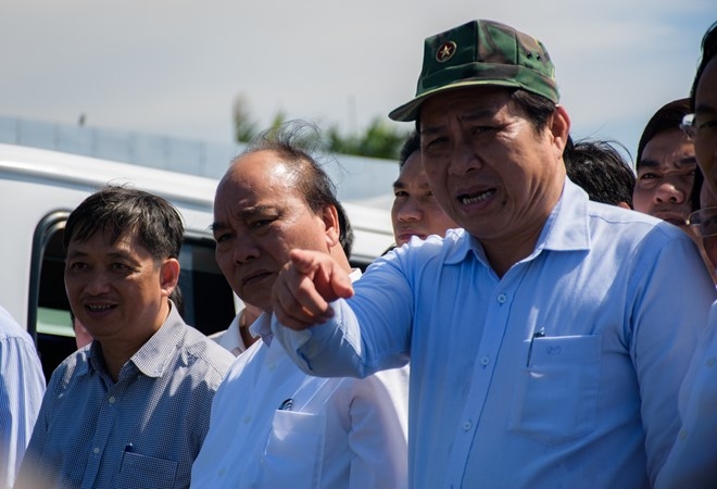 Toan canh vu chim tau du lich o Da Nang hinh anh 2