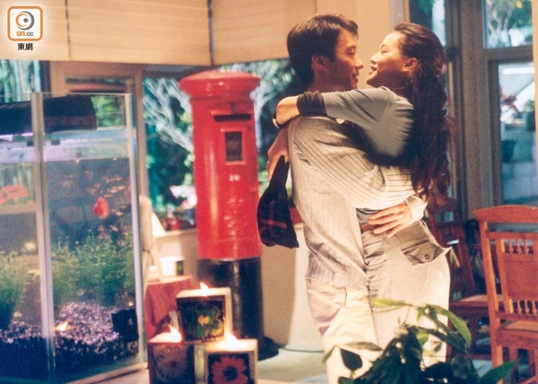 18-nam-duyen-tinh-lan-dan-cua-thu-ky-1