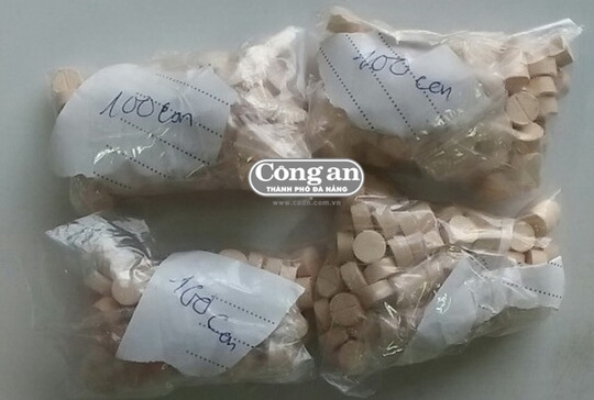  Tang vật là 400 viên thuốc lắc chưa kịp bán. 
