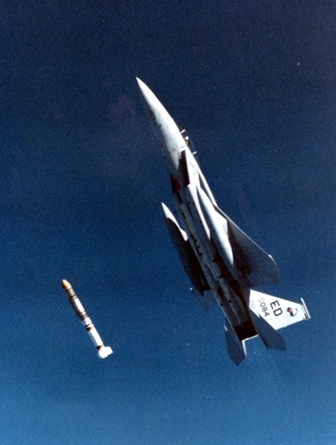 Ghe so ten lua diet ve tinh cua tiem kich F-15 My