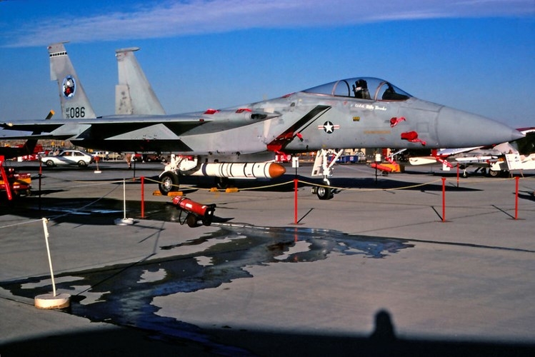 Ghe so ten lua diet ve tinh cua tiem kich F-15 My-Hinh-2