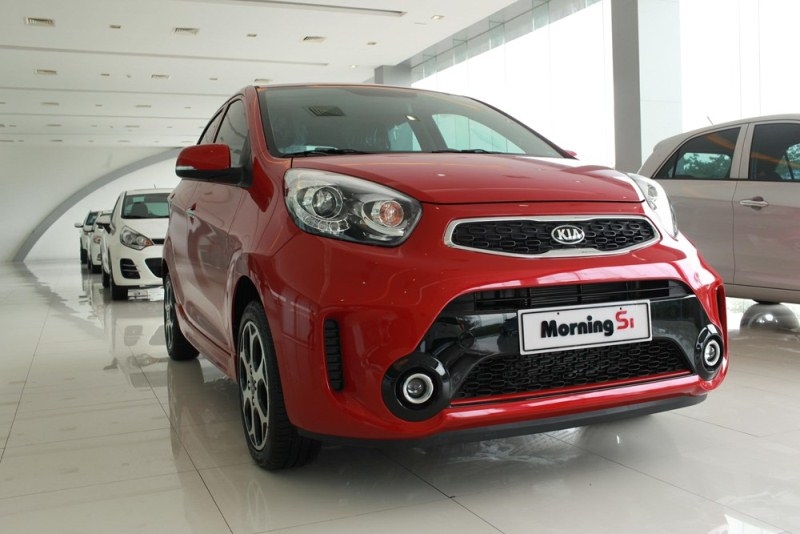 Kia Morning và Mazda2 giảm giá bán từ 7 đến 15 triệu đồng
