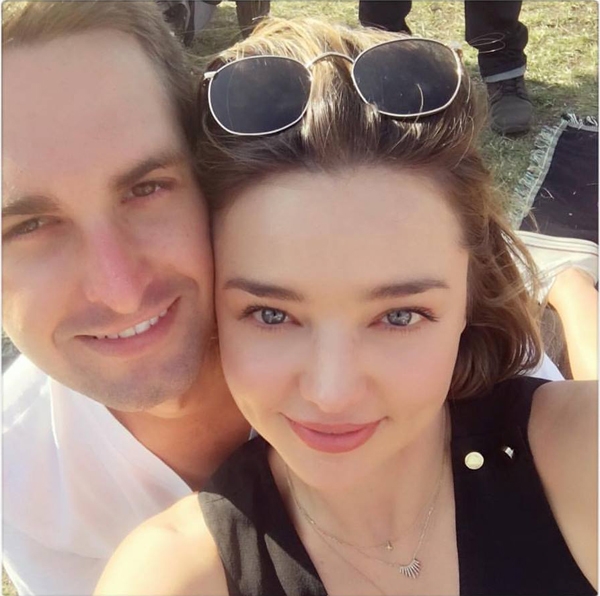 miranda-kerr-gui-loi-yeu-ngot-ngao-toi-ban-trai-ty-phu