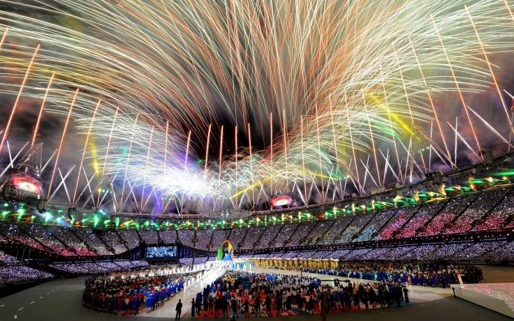 Khung cảnh hoành tráng trong lễ bế mạc Olympic London 2012. Ảnh: Getty