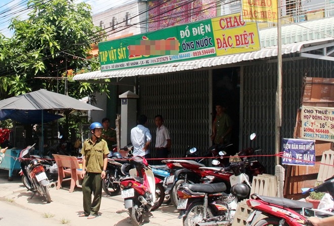 Tham an tu mau thuan gia dinh cuu cau thu bong da hinh anh 3