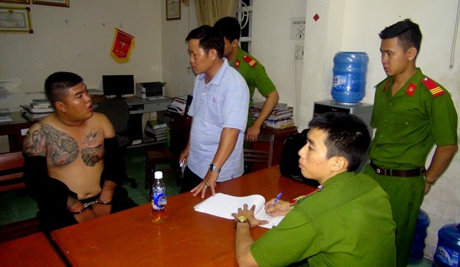 Vu no sung quyet dau o Quang Ngai: Bat them 2 nghi can hinh anh 1