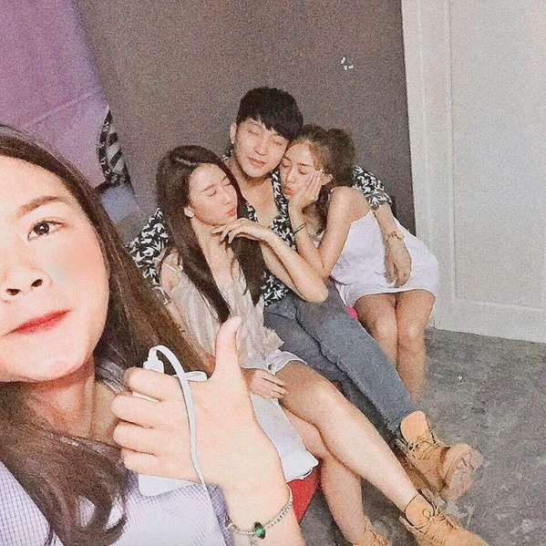 B Trần đi giày đôi, chụp ảnh chung với Quỳnh Anh Shyn: Fan nghi ngờ tái hợp - Ảnh 1.