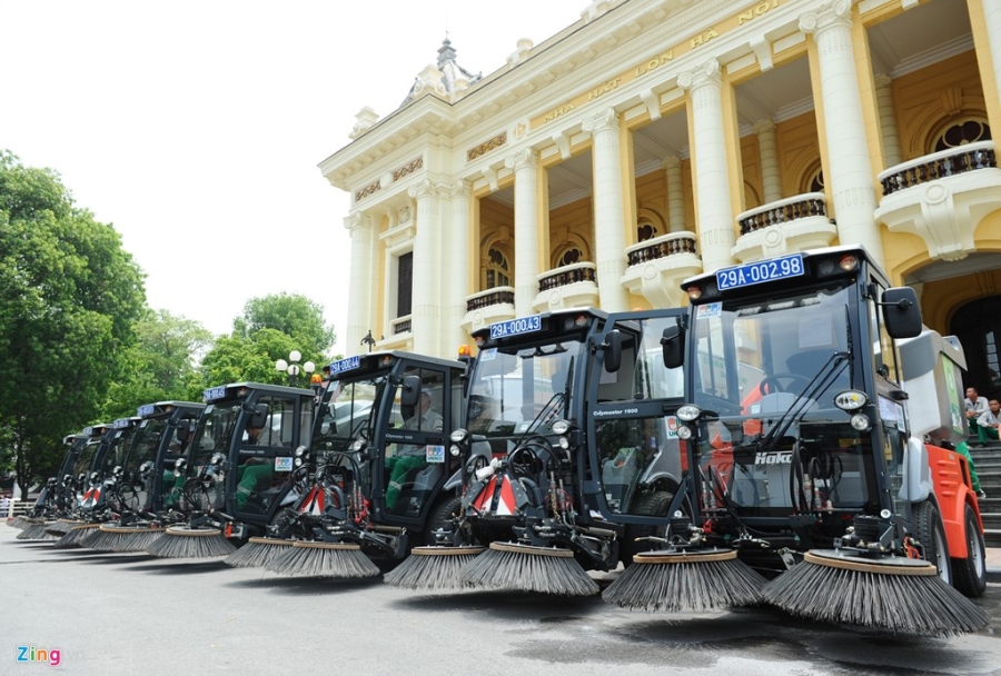 10 xe quet duong hien dai xuat hien tren pho Ha Noi hinh anh 1