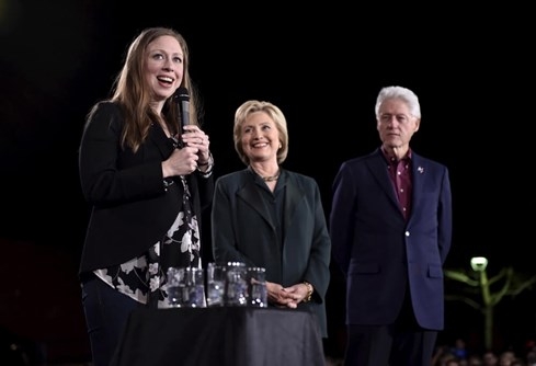 Cô gái âm thầm giúp bà Hillary Clinton tiến tới ghế tổng thống Mỹ - ảnh 6