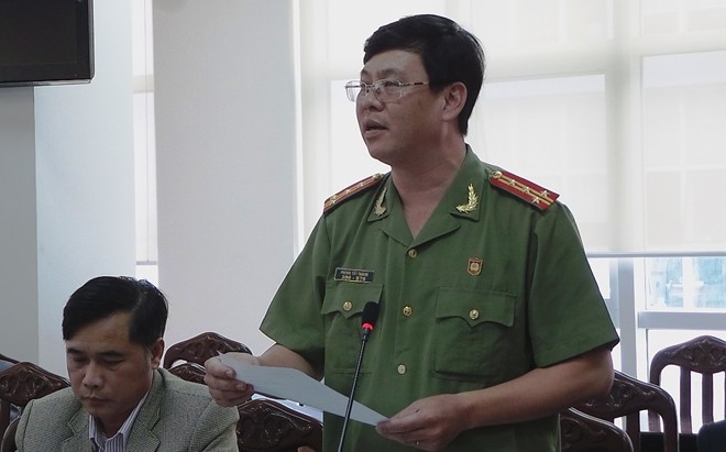 Cong an Lam Dong len tieng ve clip canh sat danh nguoi hinh anh 1