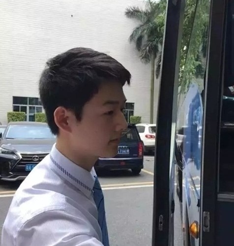 Sự thật về tiếp viên hàng không giống Soong Joong Ki - Ảnh 2