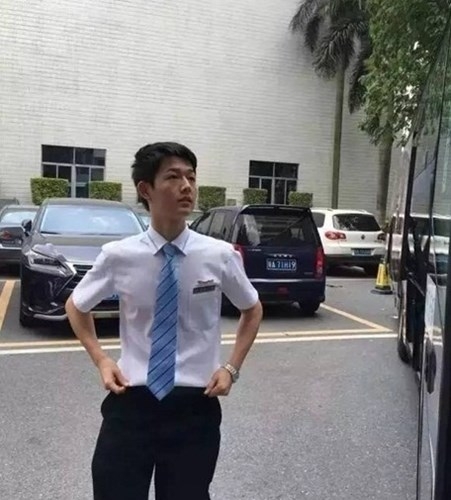 Sự thật về tiếp viên hàng không giống Soong Joong Ki - Ảnh 4