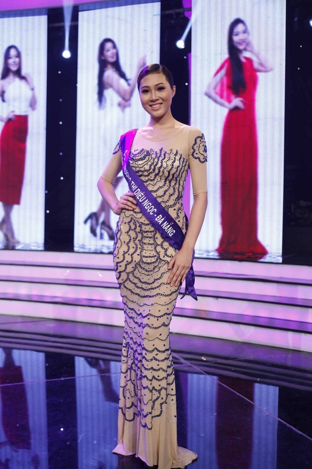 tan hoa khoi ao dai tung bi che thua can, khong dat chuan - 1
