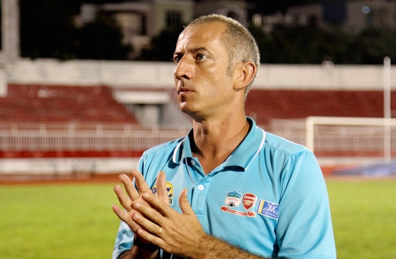 Sau khi chia tay V.League, HLV Graechen trở lại công tác đào tạo trẻ tại Học viện HAGL Arsenal-JMG.