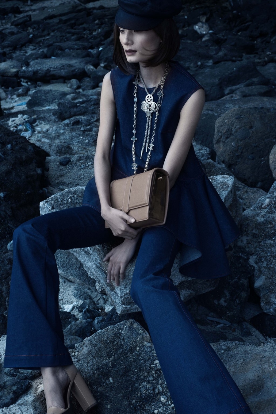 Le Thuy khoe ve ca tinh trong cay denim hinh anh 3