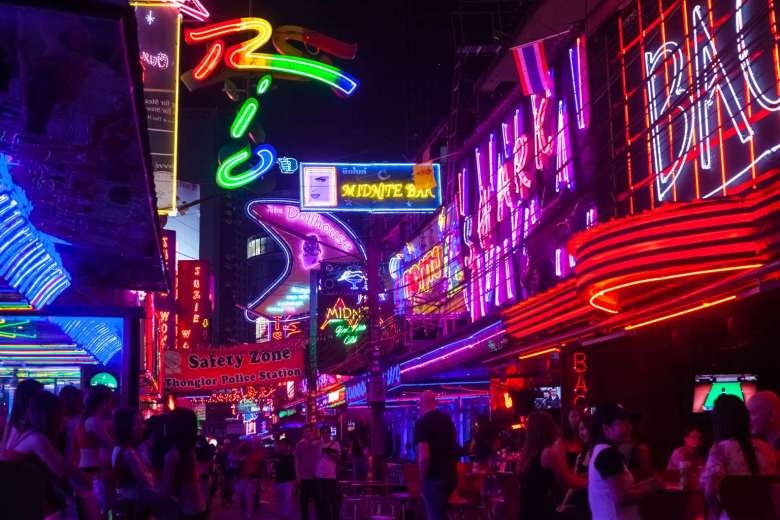thai lan chan dong danh sach quan chuc an tien bao ke nha tho hinh anh 2
