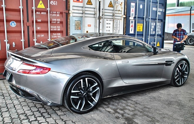 Them sieu xe Aston Martin Vanquish ve Viet Nam hinh anh 2