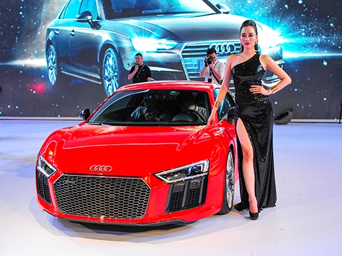 audi-trinh-lang-r8-v10-plus-tai-ha-noi-1