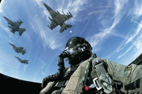 F-16 them vu khi thong minh van kho vao Viet Nam  
