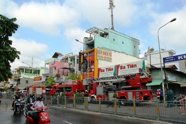 vu chay 4 nguoi chet: tieng la het tat dan trong lua do hinh anh 1