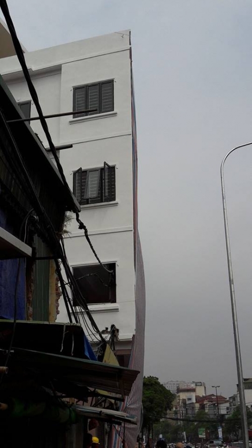 Vụ cột điện 'mọc' xuyên nhà dân: Chủ tịch phường lên tiếng - Ảnh 6