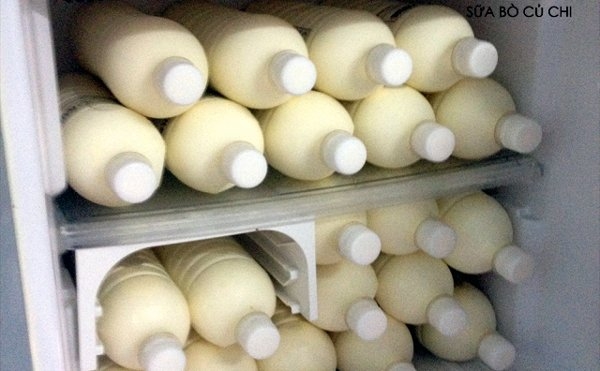 gà triệu đô, đại gia chơi sang, đại gia việt, chim cảnh, cây cảnh, chuyện khó tin của đại gia việt, sữa bò cho để tắm, bia hơi, bia cỏ, vẹt Nam Mỹ, gà thần kê