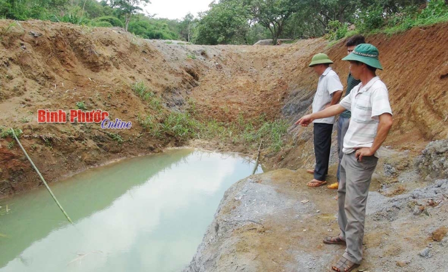 phat hien thi the bi troi tay, buoc khoi sat chim duoi ao hinh anh 1