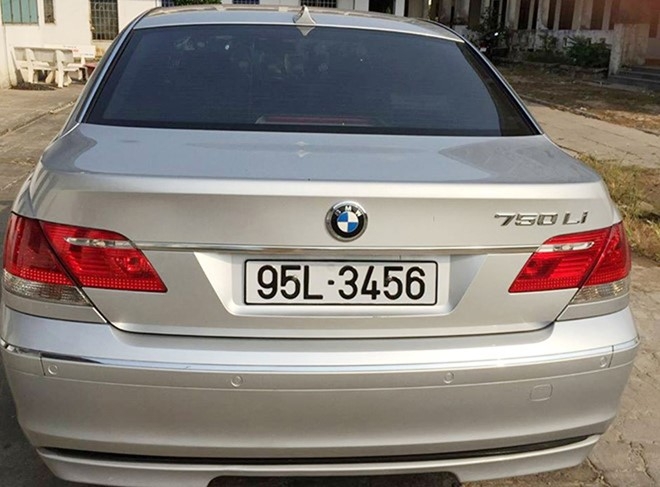 Truong phong CSGT phu nhan cao buoc dung xe BMW bien 3456 hinh anh 1