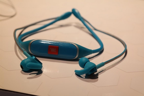 7-tai-nghe-neckband-gia-tot-2