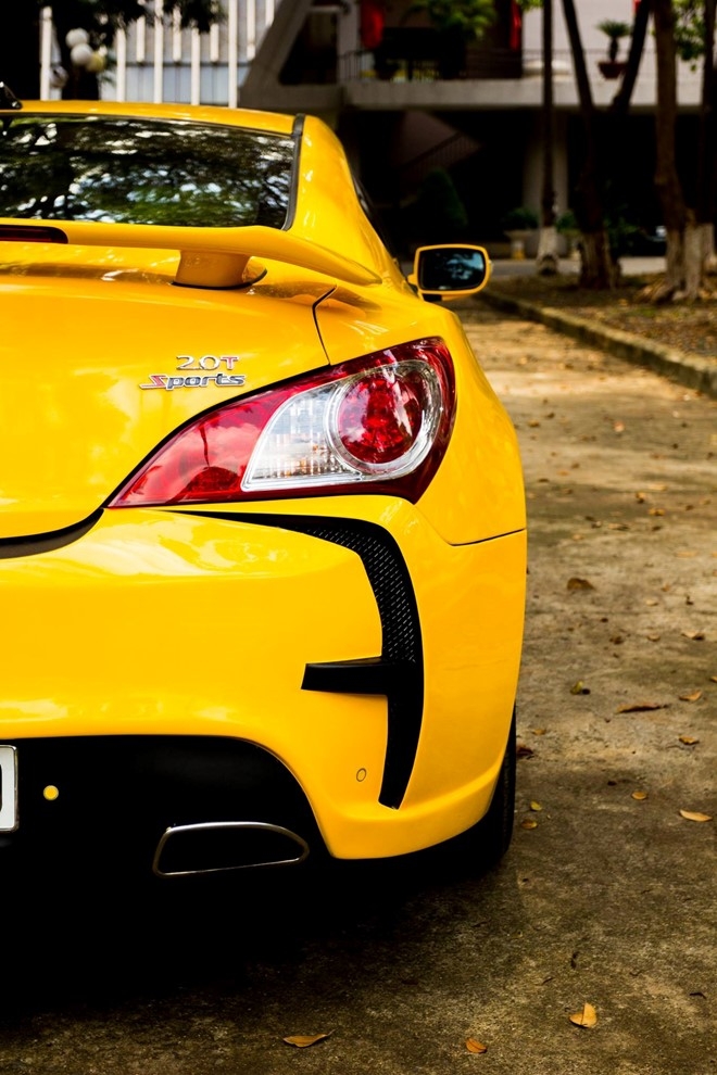 Hyundai Genesis do phong cach Aston Martin One 77 o Dak Lak hinh anh 7
