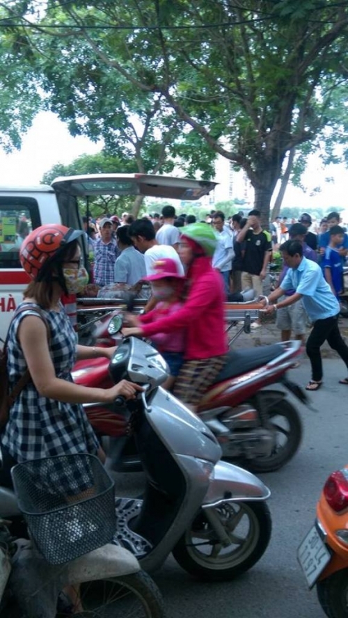 Hà Nội: Kề dao vào cổ phụ nữ, người đàn ông bị đánh nhập viện - Ảnh 1