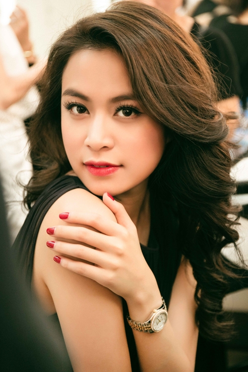 hoang-thuy-linh-da-lau-khong-noi-chuyen-voi-bo-10