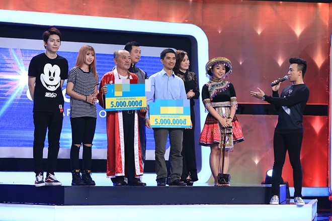 Khoi My va ban trai tin don trang tay o Nguoi bi an hinh anh 15