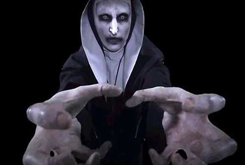 chan-dung-nu-dien-vien-dong-vai-ma-trong-the-conjuring-2-2