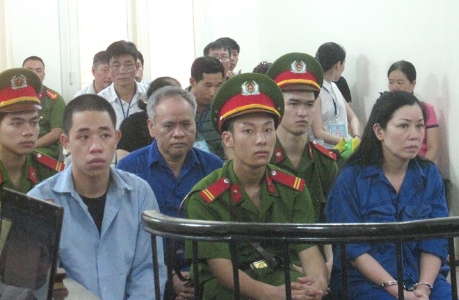 Nguoi dua hoi lo cuu kiem sat vien 170 trieu linh 5 nam tu hinh anh 1