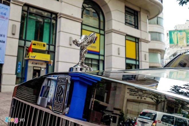 Rolls-Royce Phantom cua thieu gia Phan Thanh o Sai Gon hinh anh 5